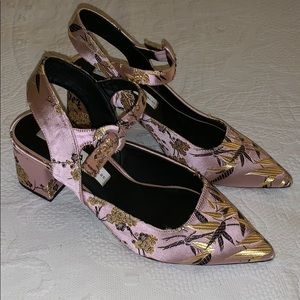 strappy block heels. Silk patterned.